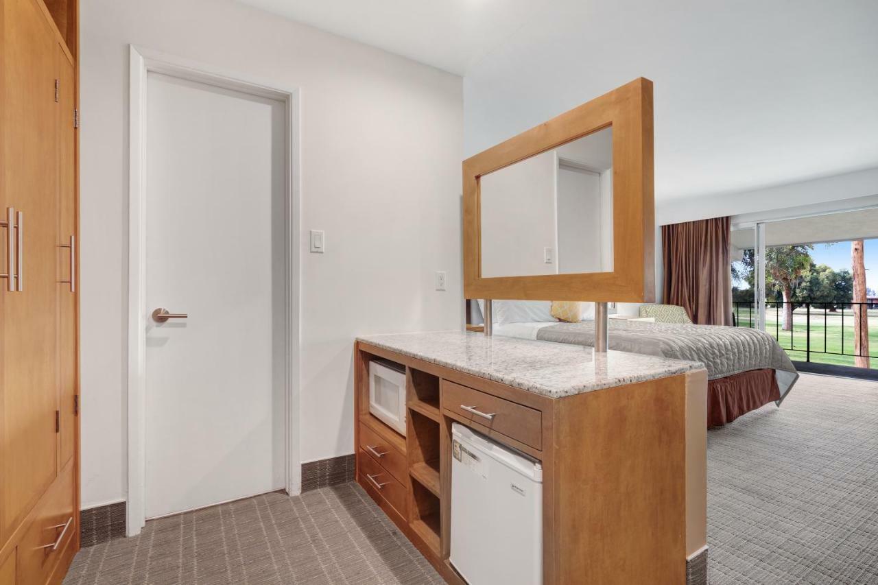Ramada By Wyndham Holtville Экстерьер фото